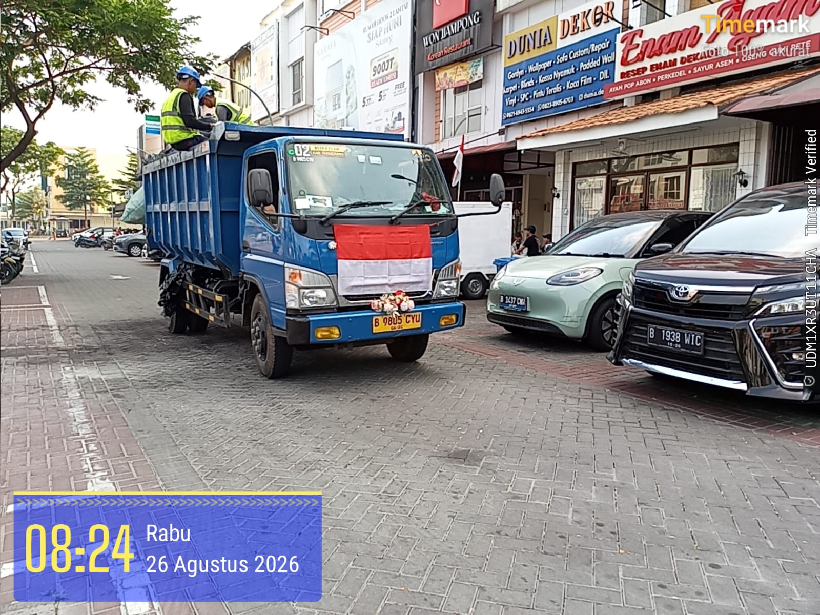 Ada Apa DLHK Kabupaten Tangerang? Armada Truk Sampah Plat Hitam Disebut Atas Nama Mitra